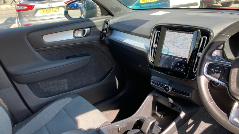 Volvo XC40 2.0 B3P Core 5dr Auto Petrol Estate